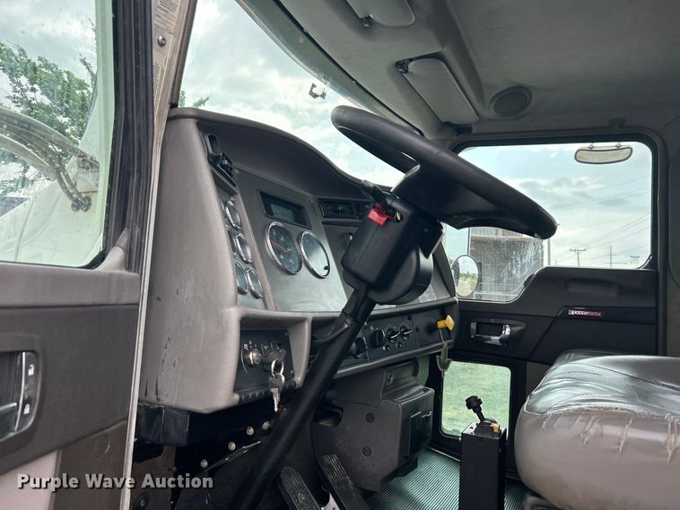 image for item DO6453 2015 Kenworth  T270 dump flatbed truck