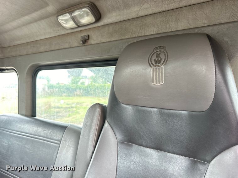 image for item DO6453 2015 Kenworth  T270 dump flatbed truck