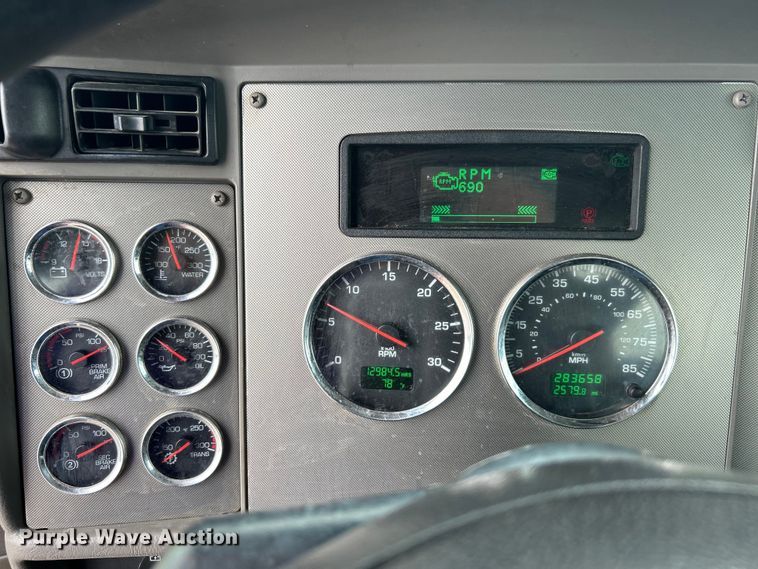 image for item DO6453 2015 Kenworth  T270 dump flatbed truck