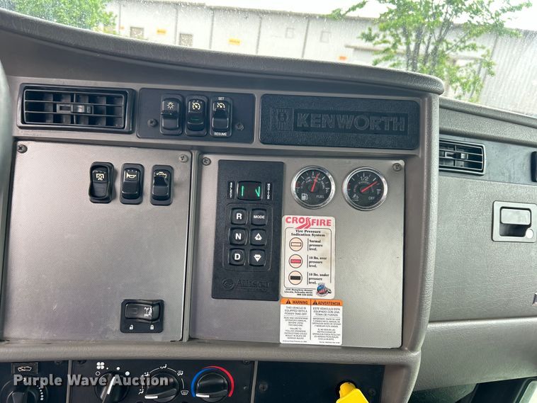 image for item DO6453 2015 Kenworth  T270 dump flatbed truck