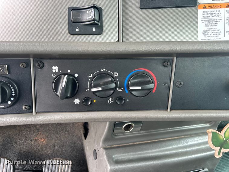 image for item DO6453 2015 Kenworth  T270 dump flatbed truck