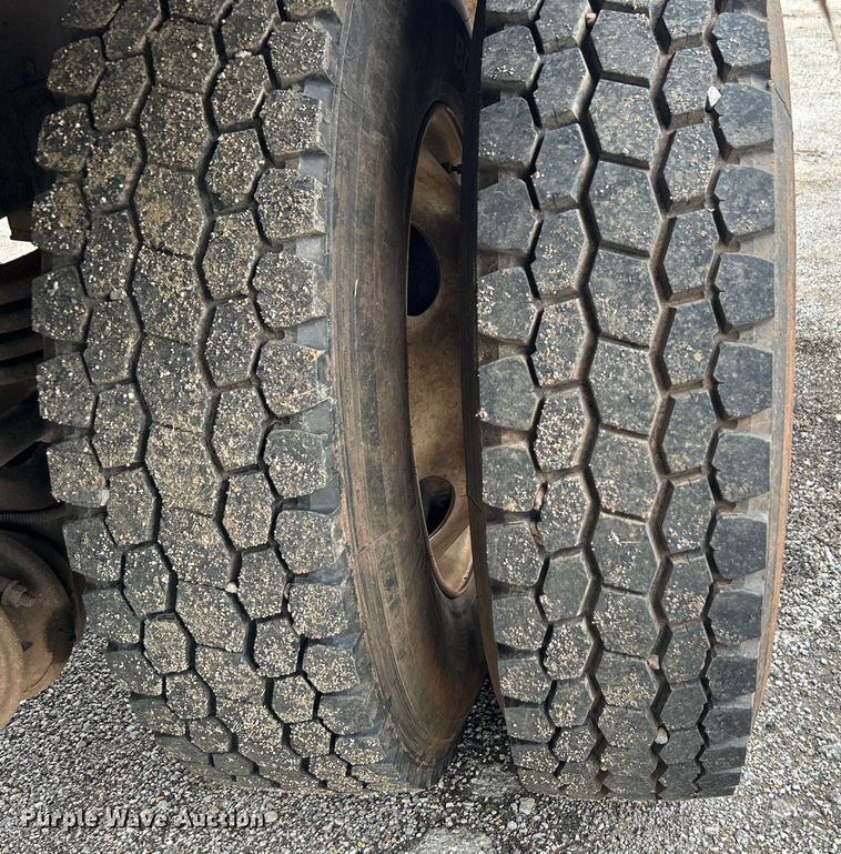 image for item DO6453 2015 Kenworth  T270 dump flatbed truck