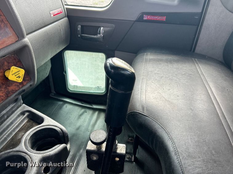 image for item DO6454 2008 Kenworth T300 dump flatbed truck