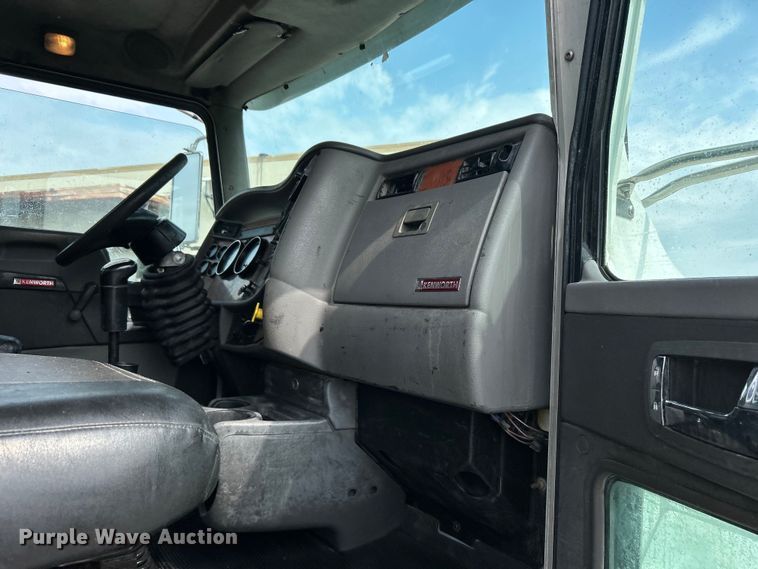 image for item DO6454 2008 Kenworth T300 dump flatbed truck