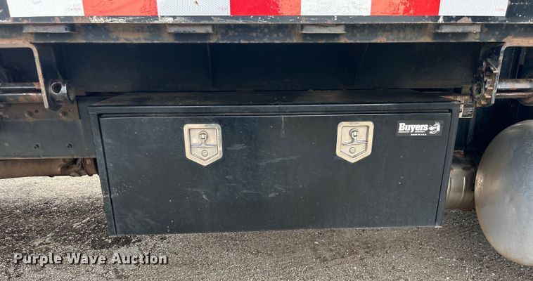 image for item DO6455 2018 Peterbilt  337 dump flatbed truck