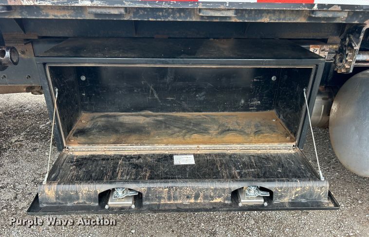 image for item DO6455 2018 Peterbilt  337 dump flatbed truck