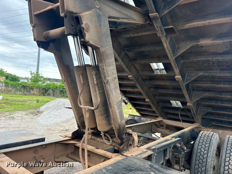 image for item DO6455 2018 Peterbilt  337 dump flatbed truck