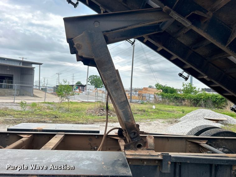 image for item DO6455 2018 Peterbilt  337 dump flatbed truck