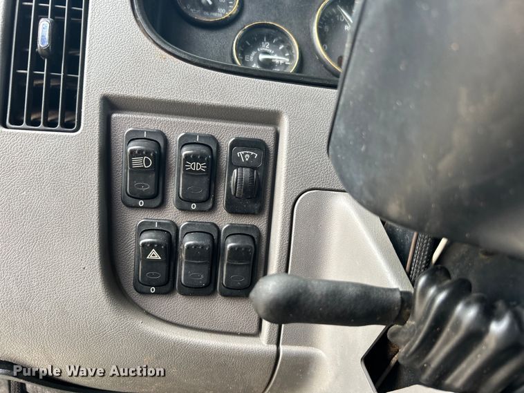 image for item DO6455 2018 Peterbilt  337 dump flatbed truck