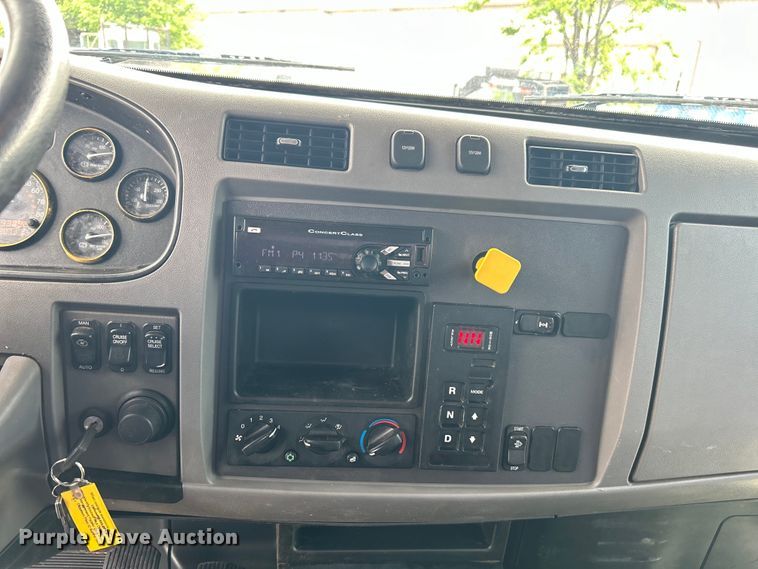 image for item DO6455 2018 Peterbilt  337 dump flatbed truck