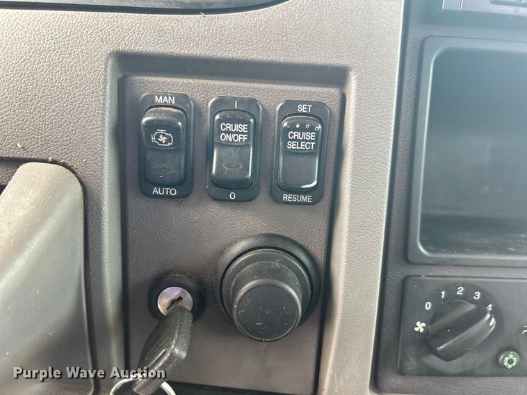 image for item DO6455 2018 Peterbilt  337 dump flatbed truck