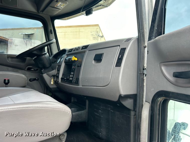 image for item DO6455 2018 Peterbilt  337 dump flatbed truck