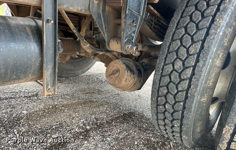 image for item DO6455 2018 Peterbilt  337 dump flatbed truck