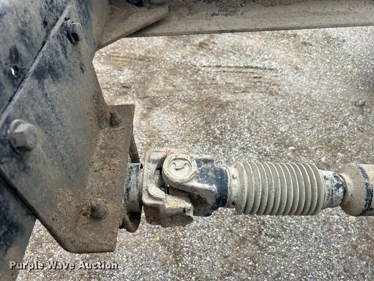 image for item DO6456 2018 Peterbilt 337 truck cab and chassis