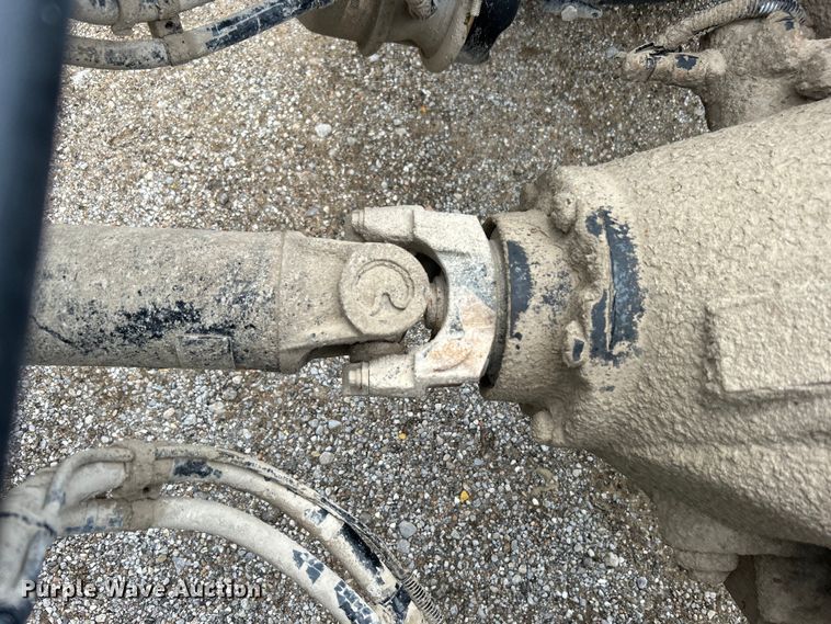 image for item DO6456 2018 Peterbilt 337 truck cab and chassis