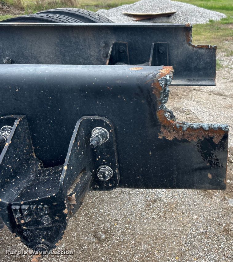 image for item DO6456 2018 Peterbilt 337 truck cab and chassis