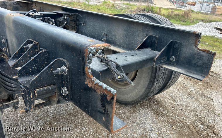 image for item DO6456 2018 Peterbilt 337 truck cab and chassis