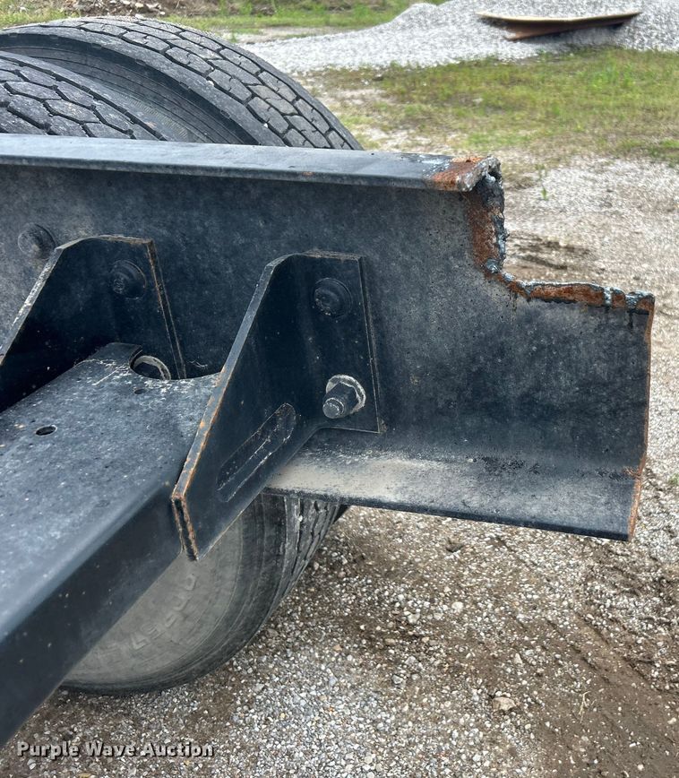 image for item DO6456 2018 Peterbilt 337 truck cab and chassis