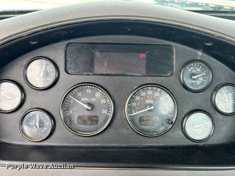 image for item DO6456 2018 Peterbilt 337 truck cab and chassis