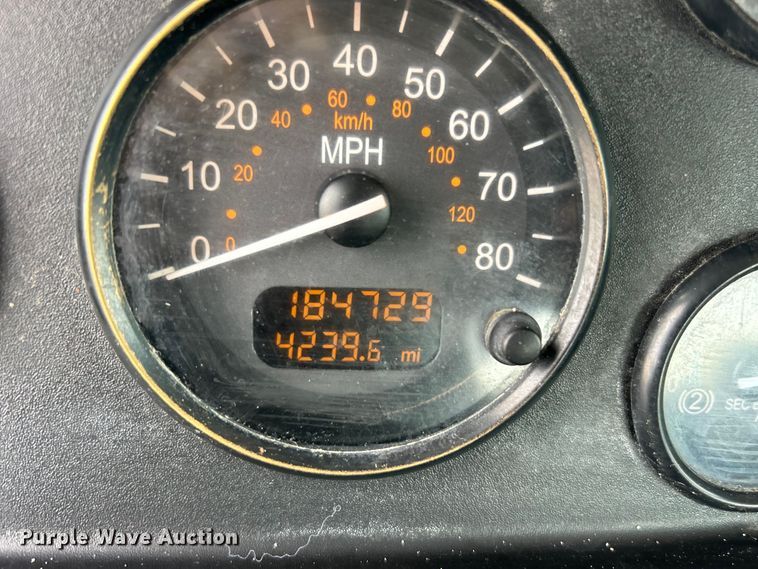 image for item DO6456 2018 Peterbilt 337 truck cab and chassis