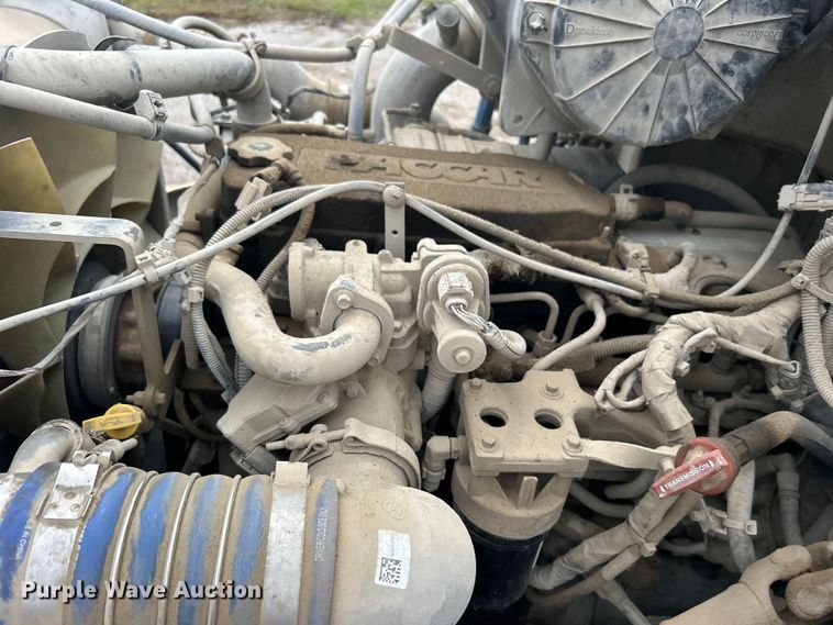 image for item DO6456 2018 Peterbilt 337 truck cab and chassis