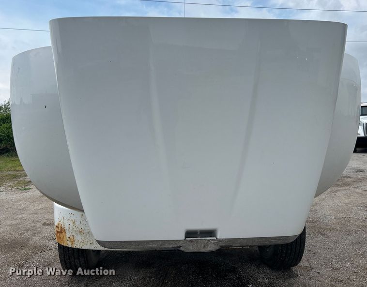 image for item DO6456 2018 Peterbilt 337 truck cab and chassis