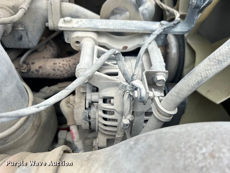 image for item DO6456 2018 Peterbilt 337 truck cab and chassis