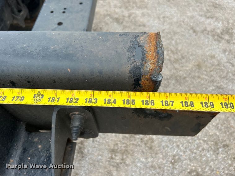 image for item DO6457 2018 Peterbilt  337 truck cab and chassis