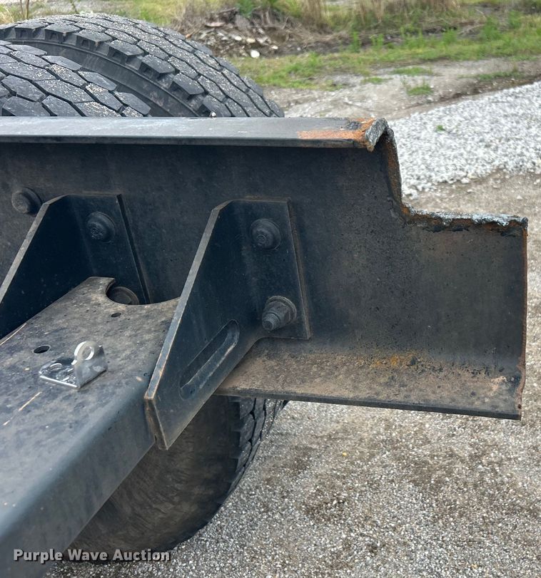 image for item DO6457 2018 Peterbilt  337 truck cab and chassis