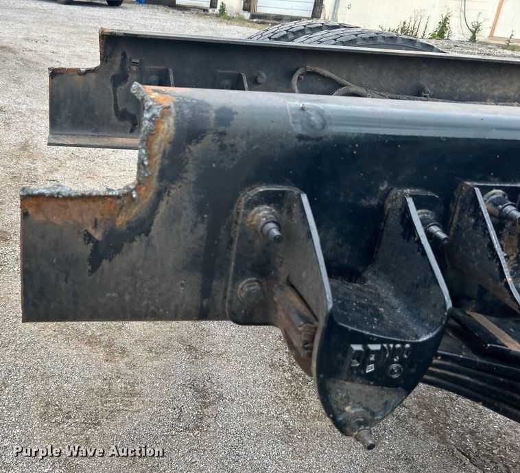 image for item DO6457 2018 Peterbilt  337 truck cab and chassis