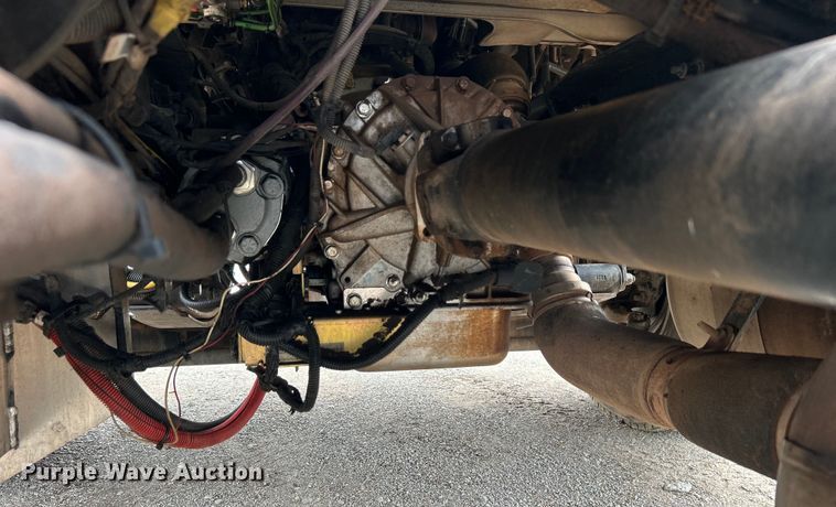 image for item DO6457 2018 Peterbilt  337 truck cab and chassis