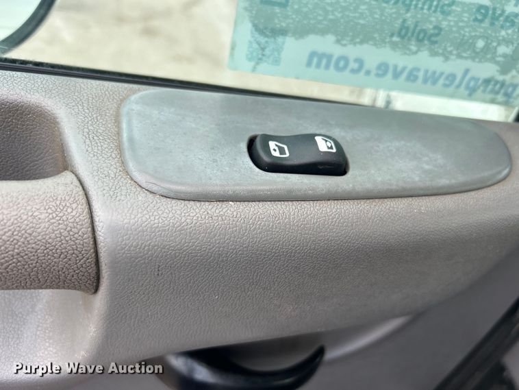 image for item DO6457 2018 Peterbilt  337 truck cab and chassis