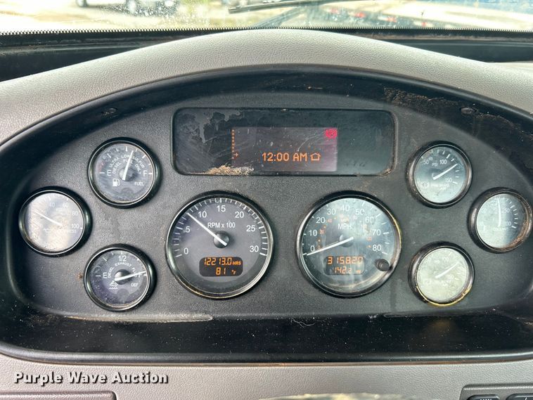 image for item DO6457 2018 Peterbilt  337 truck cab and chassis