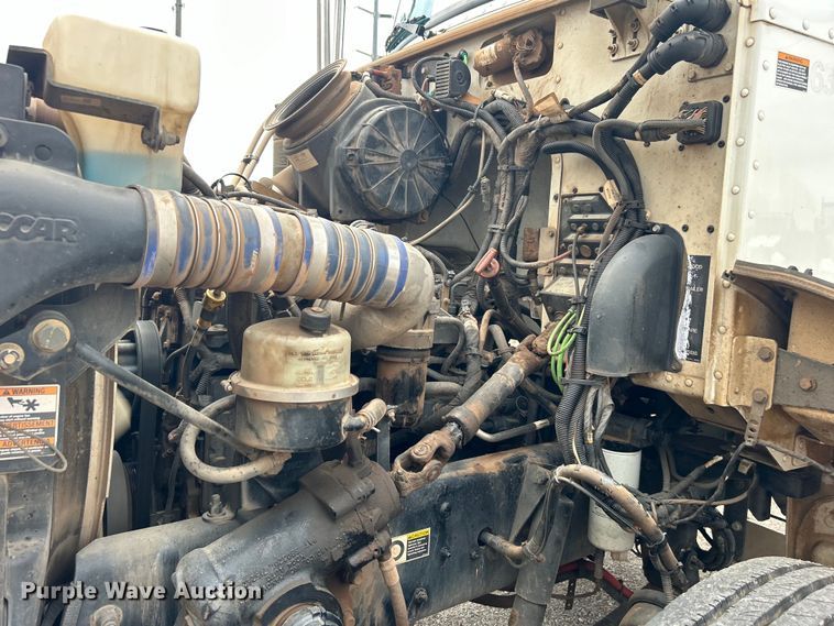 image for item DO6457 2018 Peterbilt  337 truck cab and chassis