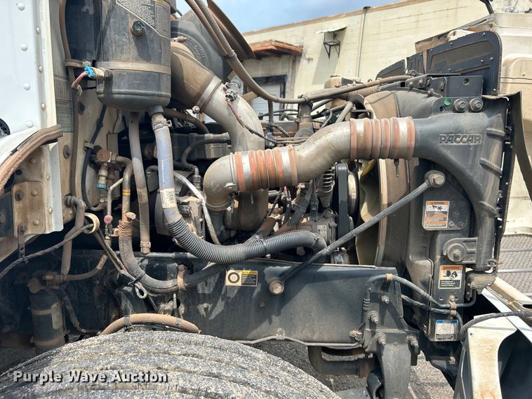 image for item DO6457 2018 Peterbilt  337 truck cab and chassis