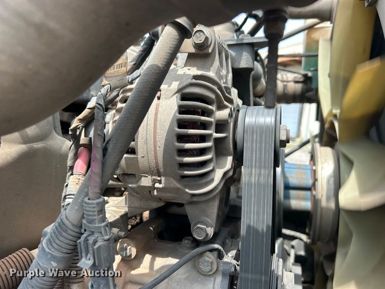 image for item DO6457 2018 Peterbilt  337 truck cab and chassis