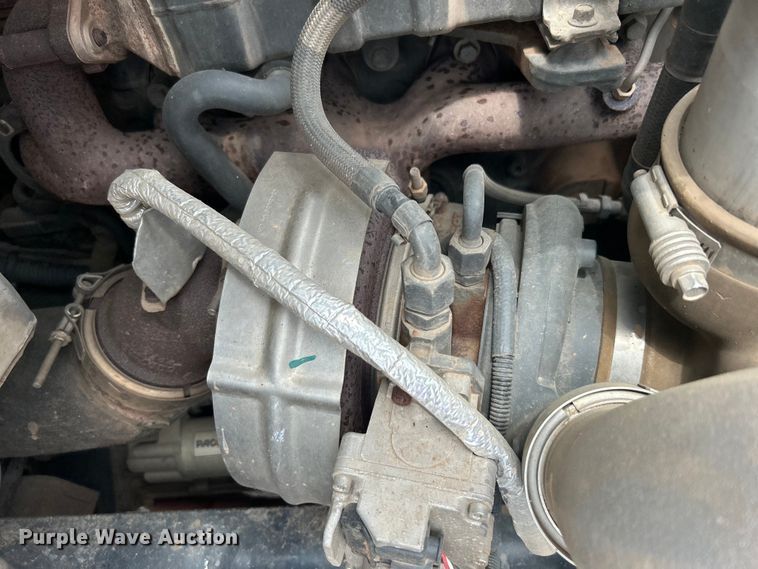 image for item DO6457 2018 Peterbilt  337 truck cab and chassis