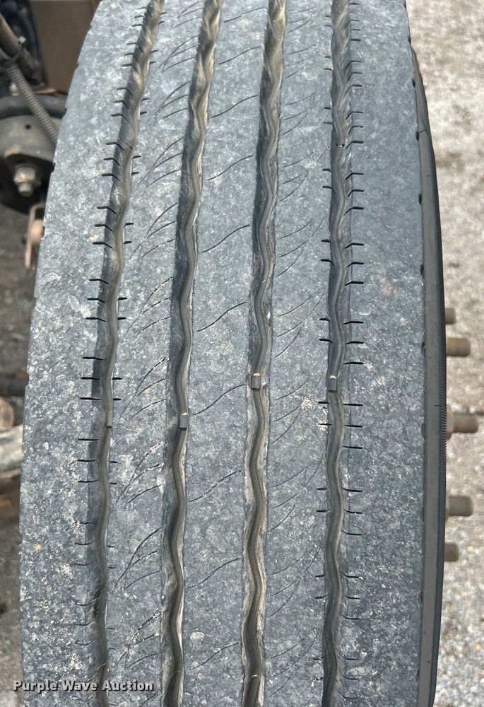 image for item DO6457 2018 Peterbilt  337 truck cab and chassis