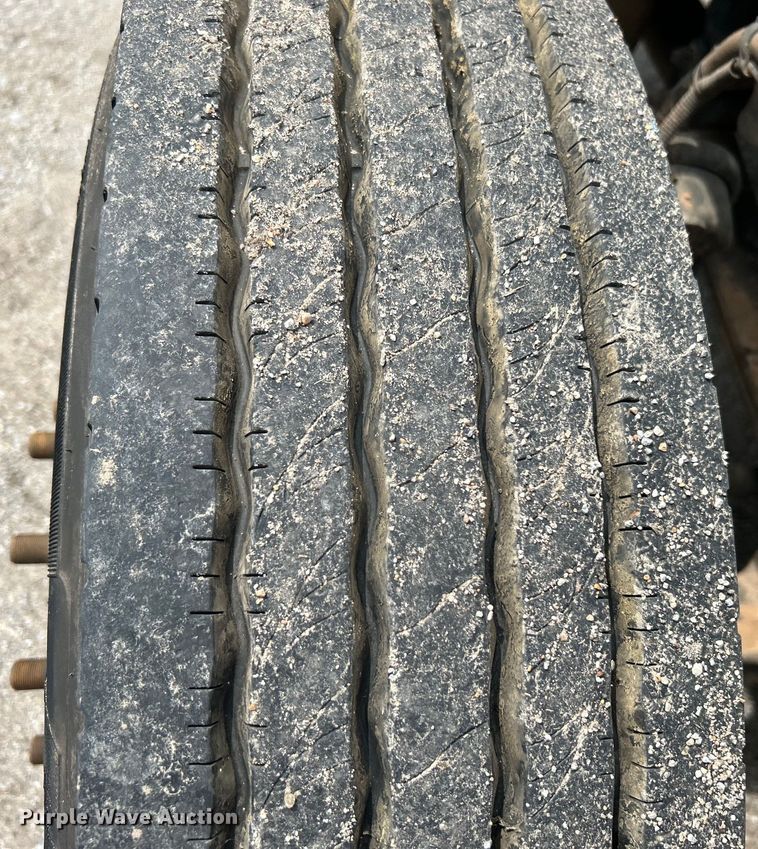 image for item DO6457 2018 Peterbilt  337 truck cab and chassis