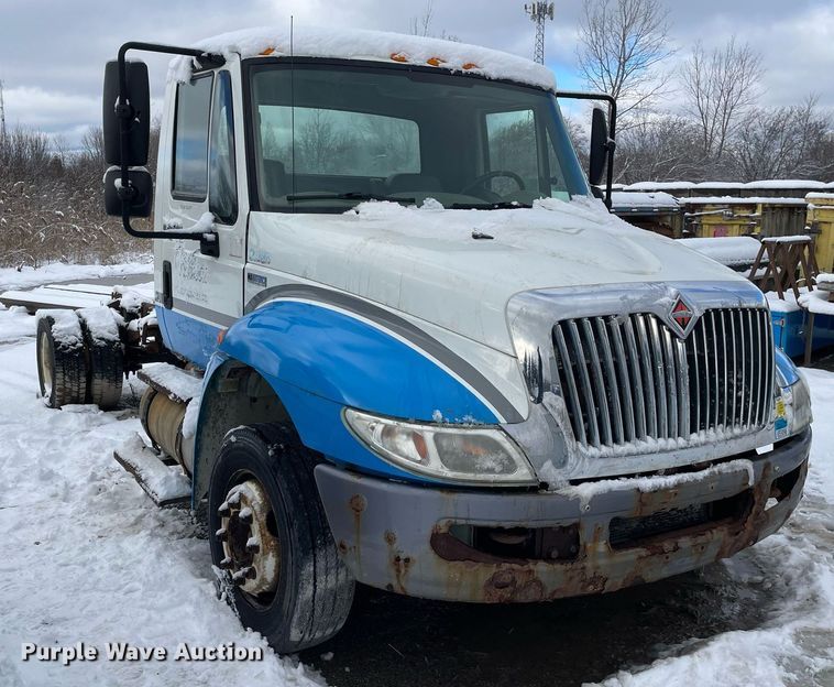 image for item DP0284 2012 International  4300 truck cab and chassis