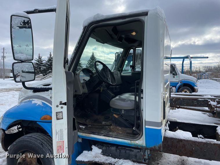 image for item DP0284 2012 International  4300 truck cab and chassis