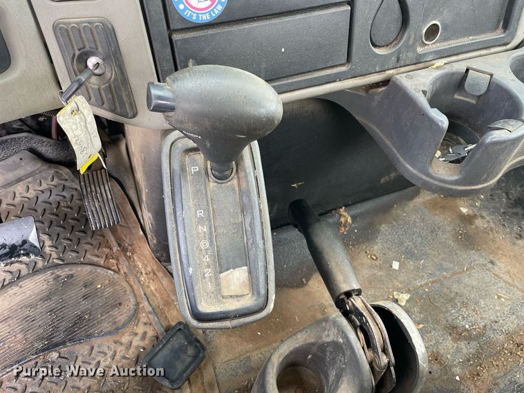 image for item DP0284 2012 International  4300 truck cab and chassis