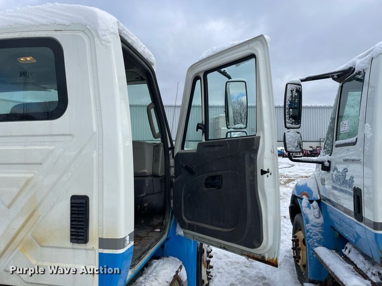 image for item DP0284 2012 International  4300 truck cab and chassis