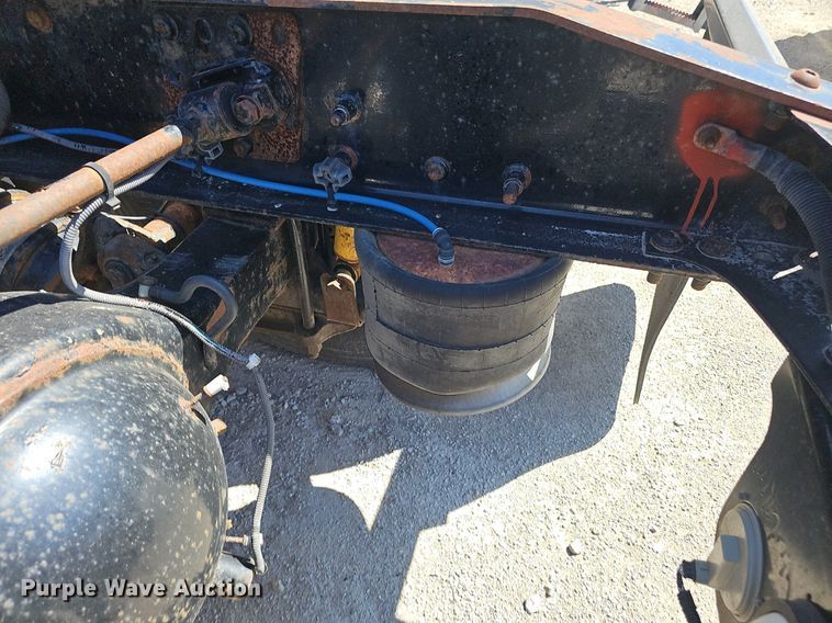 image for item DP0851 2010 Freightliner Cascadia semi truck