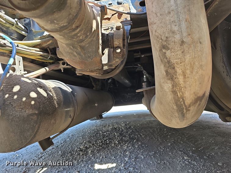 image for item DP0851 2010 Freightliner Cascadia semi truck