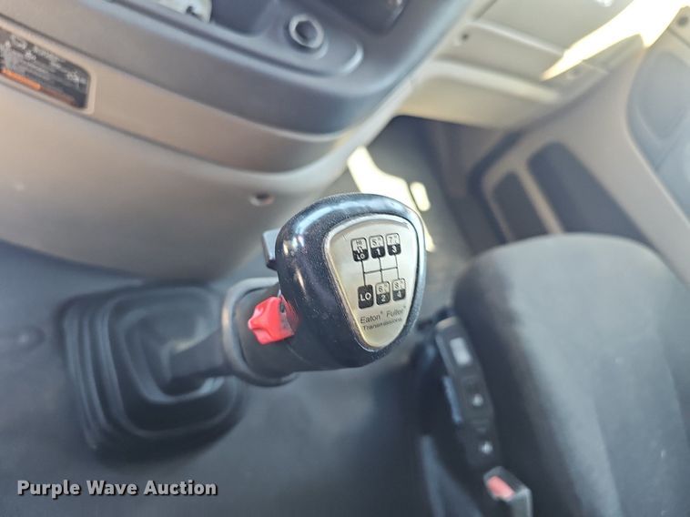 image for item DP0851 2010 Freightliner Cascadia semi truck