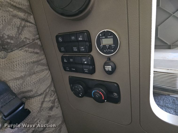 image for item DP0851 2010 Freightliner Cascadia semi truck