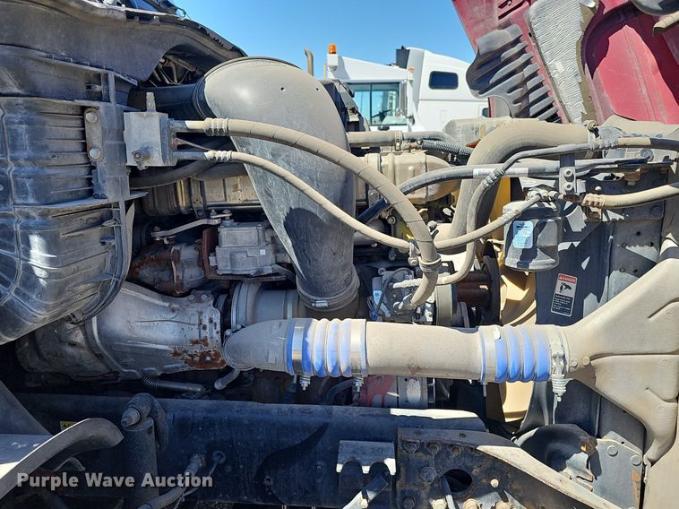 image for item DP0851 2010 Freightliner Cascadia semi truck