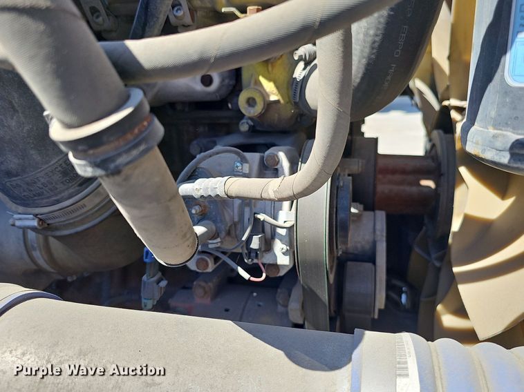 image for item DP0851 2010 Freightliner Cascadia semi truck