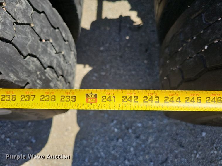 image for item DP0851 2010 Freightliner Cascadia semi truck